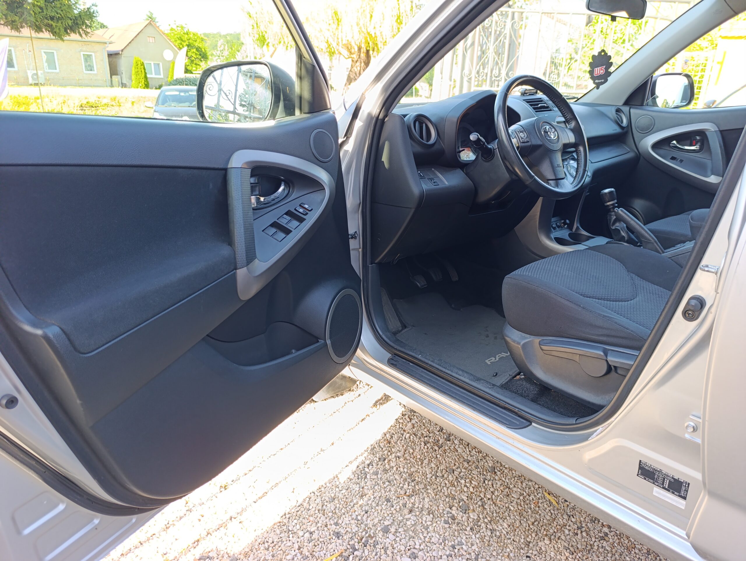 Toyota RAV4 2.2D 4WD 100kW/136PS, 4×4, M6