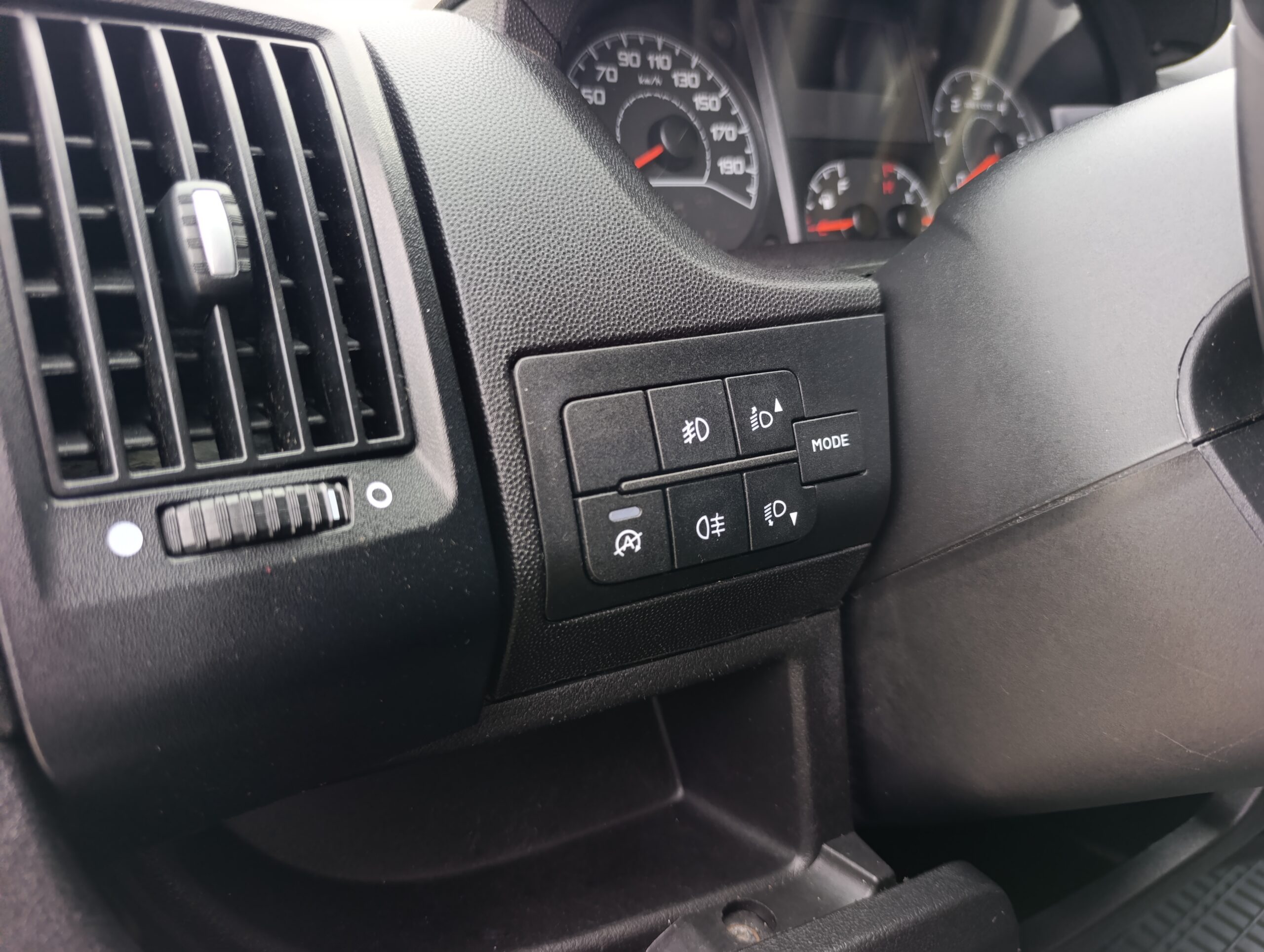 Peugeot Boxer 2.2HDI 2022, 70 821 km, výkon 120PS